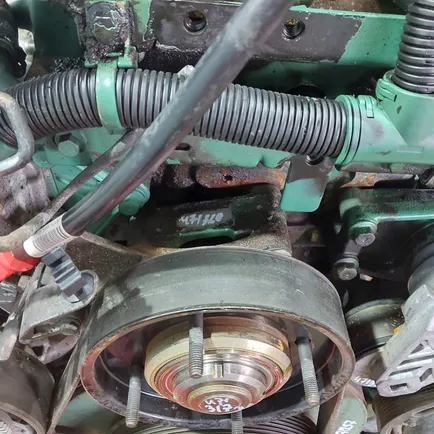 21965630 VOLVO Кронштейн термомуфты