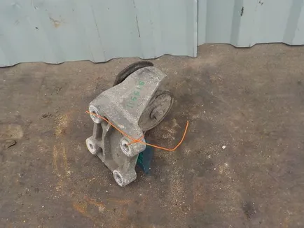 9402400617 MERCEDES Подушка двигателя