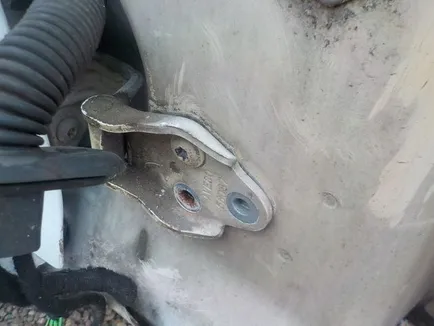 97169415 IVECO Петля двери