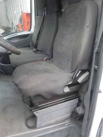 3802247 IVECO Сиденье левое