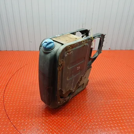 20856473 VOLVO Кронштейн бака мочевины