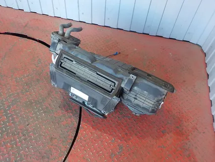 68306061 MERCEDES Отопитель, Отсутствует
