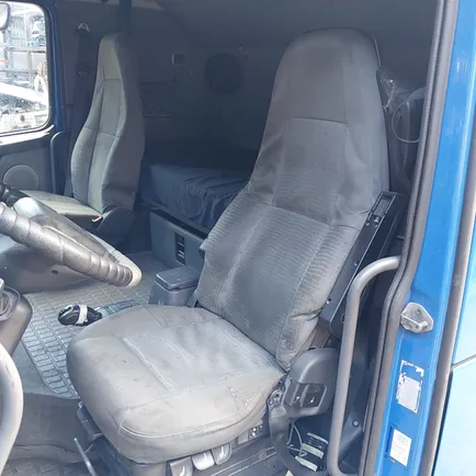 20398087 VOLVO Сиденье левое