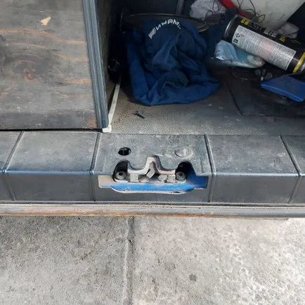 20467158 VOLVO Замок бардачка, Отсутствует
