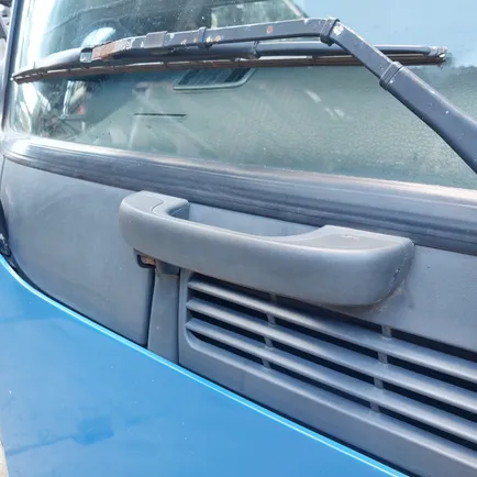 20530146 VOLVO Ручка капота, Отсутствует