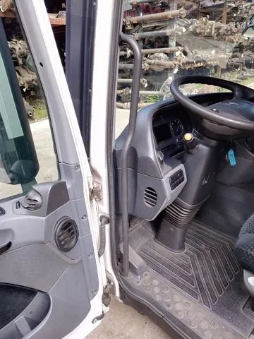 9418100154 MERCEDES Поручень, Отсутствует
