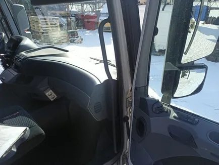 9418100254 MERCEDES Поручень, Отсутствует