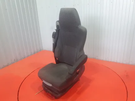 81623076234 MAN Сиденье правое, Отсутствует