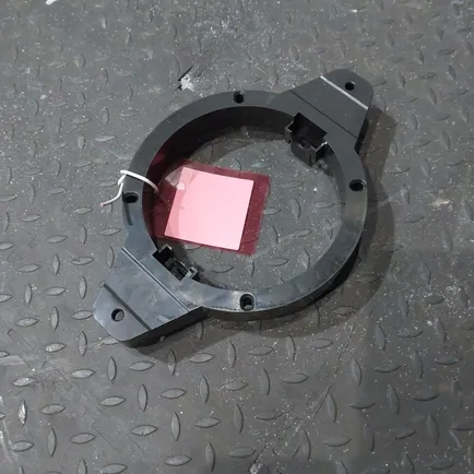 82068638 VOLVO Крышка динамика