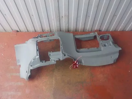 3803670 IVECO Торпедо, Отсутствует