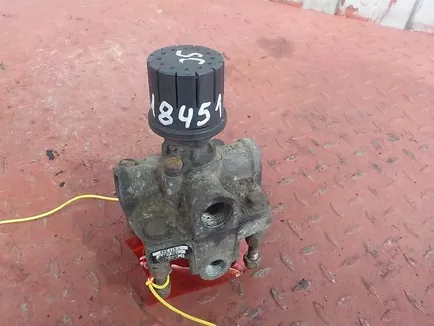 481026027 BOSCH Клапан ускорительный