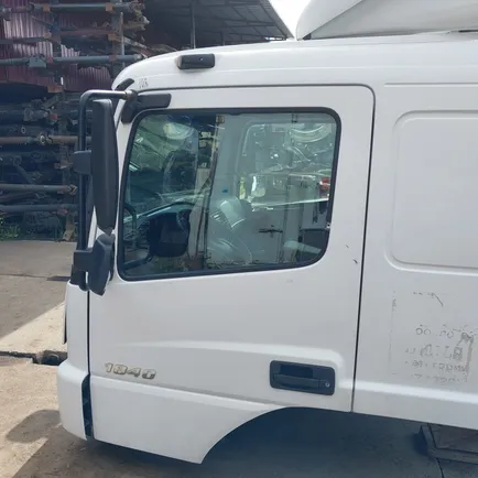 9407200305 MERCEDES Дверь левая, Отсутствует