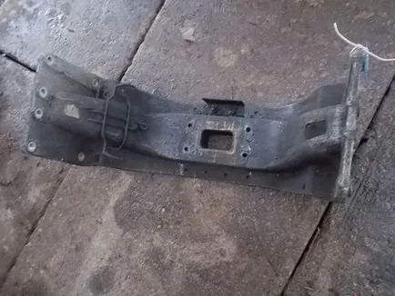 5010228726 RENAULT Траверса, Отсутствует
