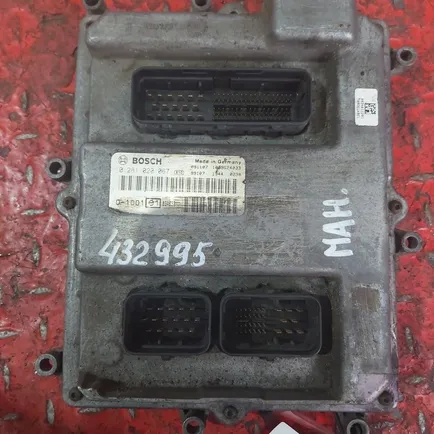 281020067 BOSCH Блок управления двигателем