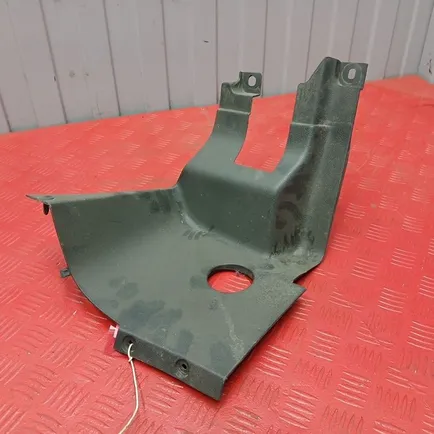 82390849 VOLVO Кожух рулевой колонки
