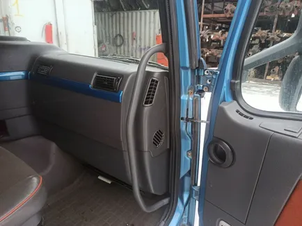 20442820 VOLVO Поручень