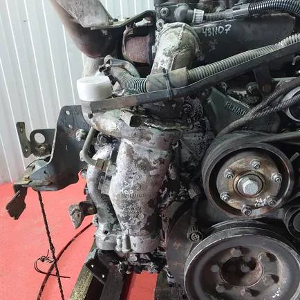 5010477005 RENAULT Насос водяной