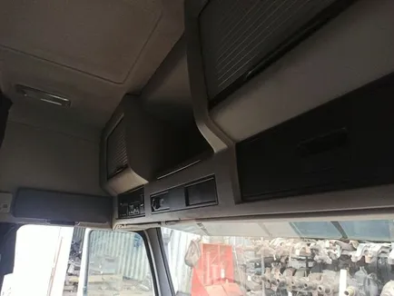 82057486 VOLVO Консоль, Отсутствует