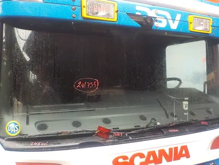 1406463 SCANIA Стекло лобовое, Отсутствует