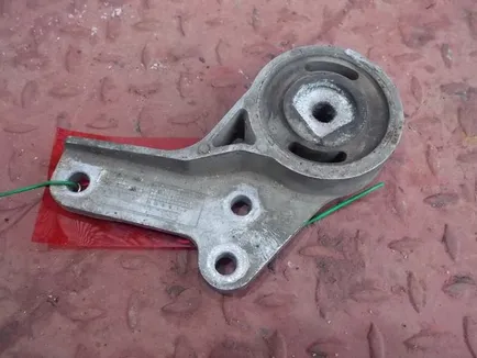 302037 HD-PARTS Кронштейн интеркулера правый