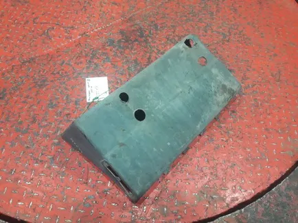 41298890 IVECO Накладка крыла правая