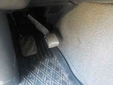 7484557626 RENAULT Педаль газа, Отсутствует