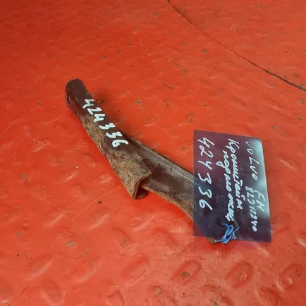 82318840 VOLVO Кронштейн подножки