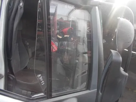 5010225990 RENAULT Стекло двери правое, Отсутствует