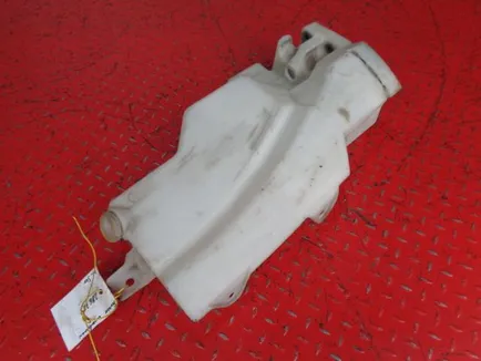 504011556 IVECO Бачок омывателя, Отсутствует