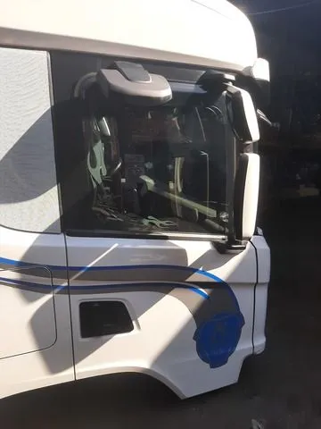 2653995 SCANIA Дверь правая, Отсутствует