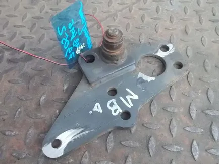 9703101509 MERCEDES Кронштейн кабины передний