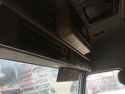20360498 VOLVO Бардачок