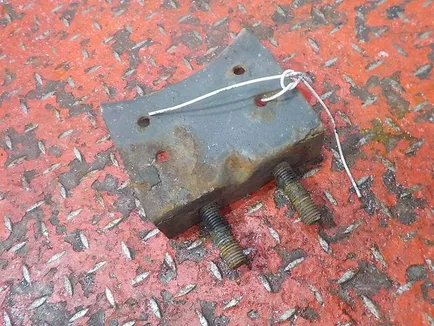 20538828 VOLVO Кронштейн ресивера, Отсутствует