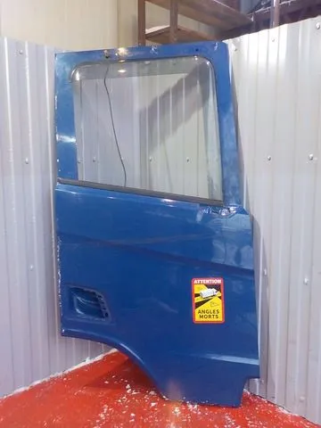 2653997 SCANIA Дверь правая, Отсутствует