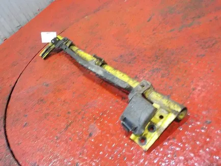 9303100922 MERCEDES Поперечина передняя