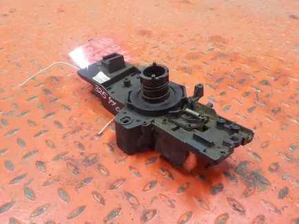 5010480104 RENAULT Кронштейн подрулевых переключателей