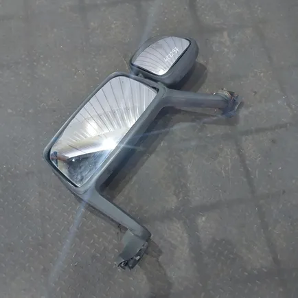 20841049 VOLVO Зеркало правое, Отсутствует
