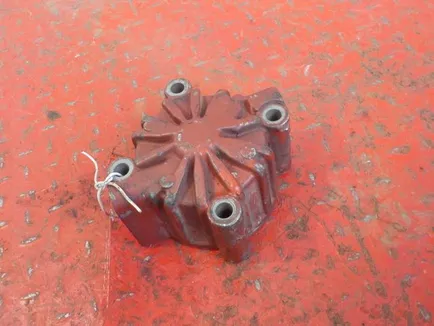 5001849893 RENAULT Крышка КПП