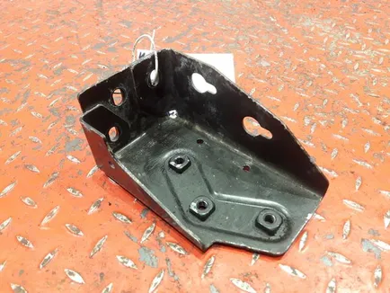 9606601915 MERCEDES Кронштейн подножки
