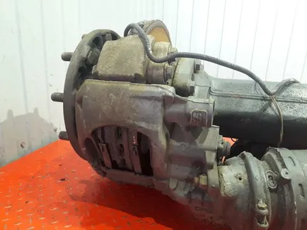 9444204601 MERCEDES Суппорт передний левый