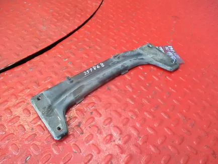 82366526 VOLVO Кронштейн подножки