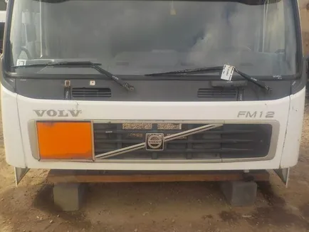 3175376 VOLVO Капот, Отсутствует