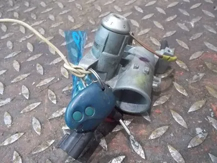 1022183 FORD Замок зажигания