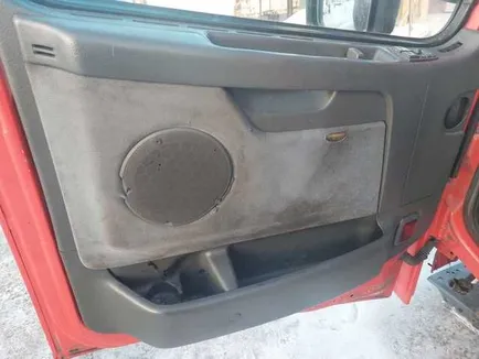 20584944 VOLVO Обшивка двери, Отсутствует