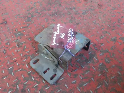 9448850036 MERCEDES Кронштейн бампера