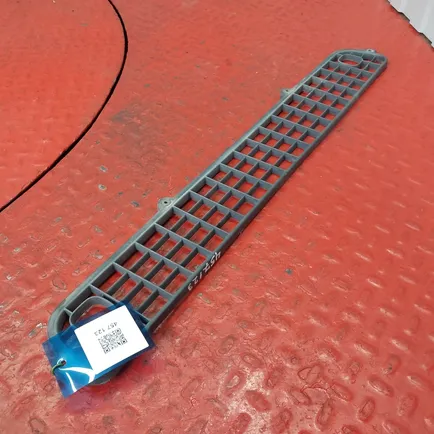 5010578350 RENAULT Решетка в бампер центральная
