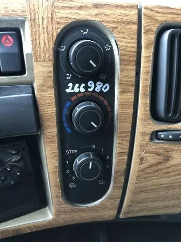 5001867493 RENAULT Блок управления отопителя, Отсутствует
