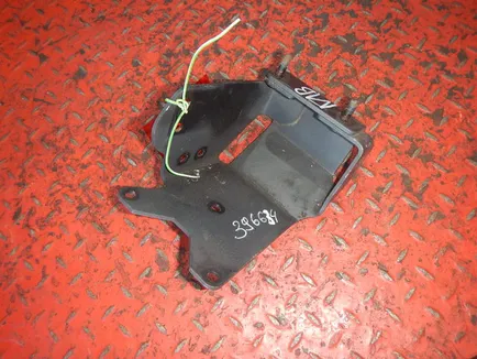 9304203586 MERCEDES Кронштейн подножки
