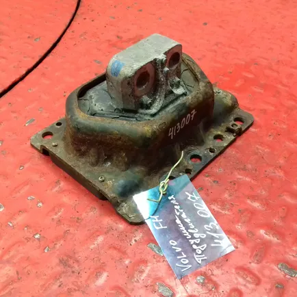 21228153 VOLVO Подушка двигателя