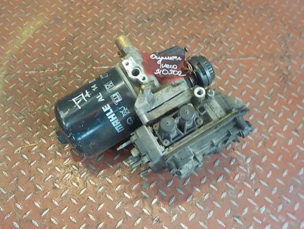 504182043 IVECO Осушитель